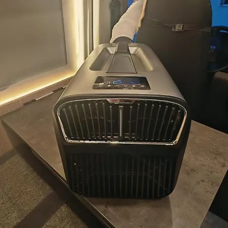 Lakoauto Berles Luxus Negykereken 2 Kastenwagen